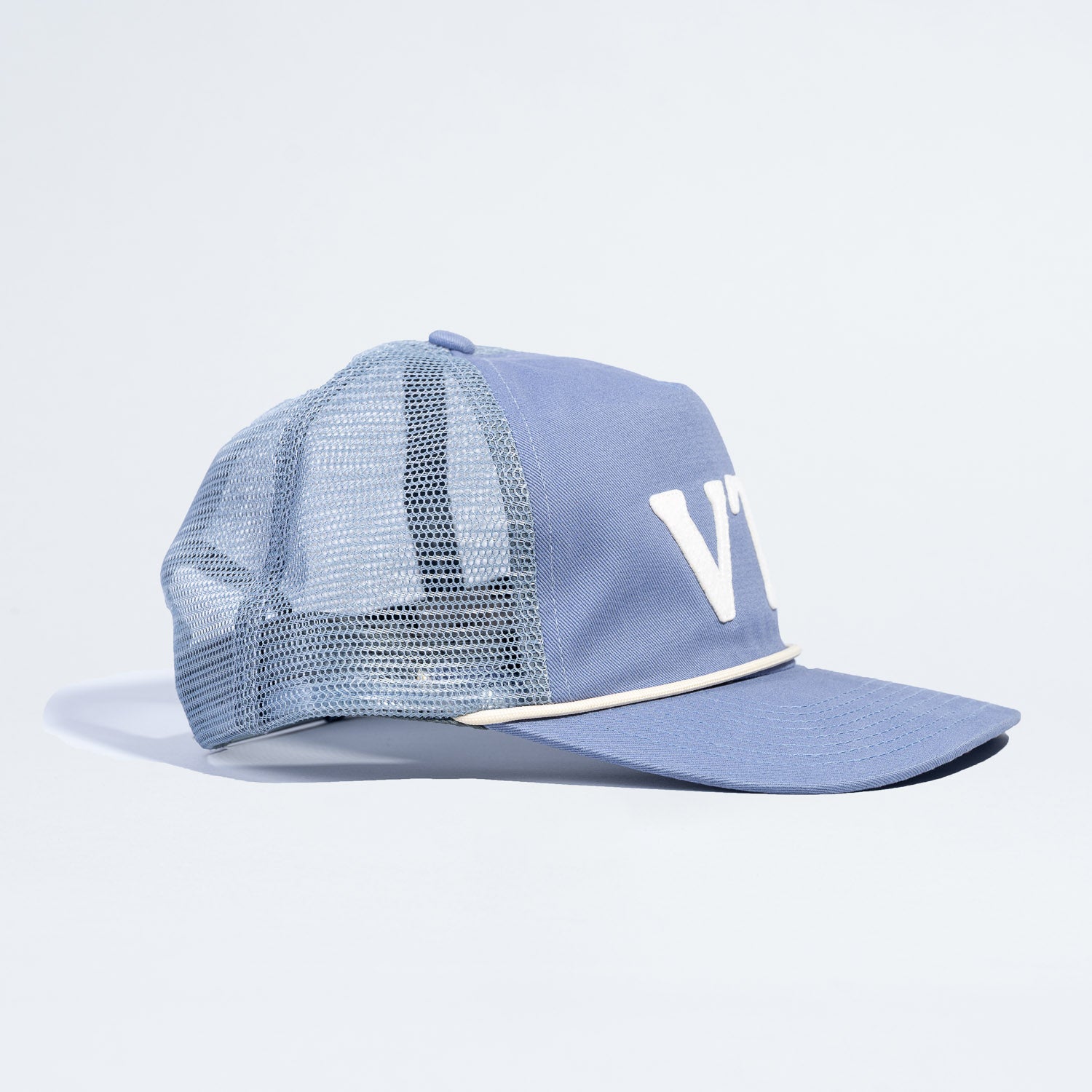 vt. hat
